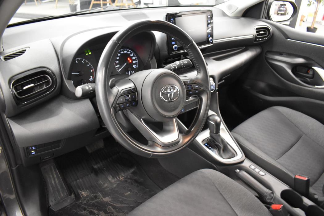 TOYOTA Yaris 2021