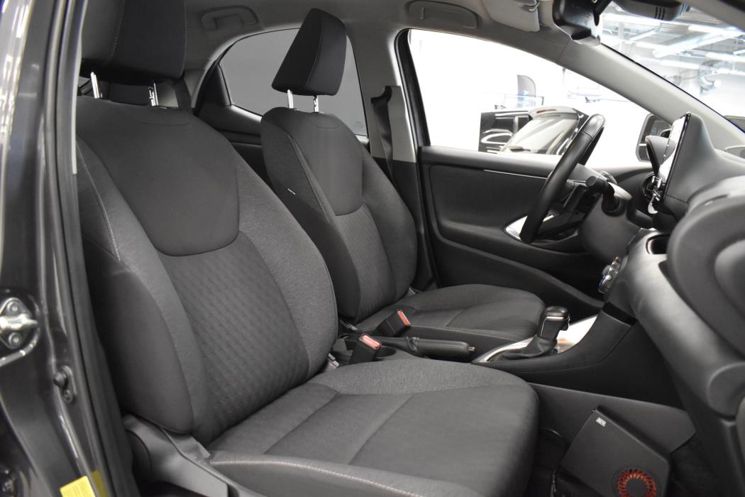 TOYOTA Yaris 2021