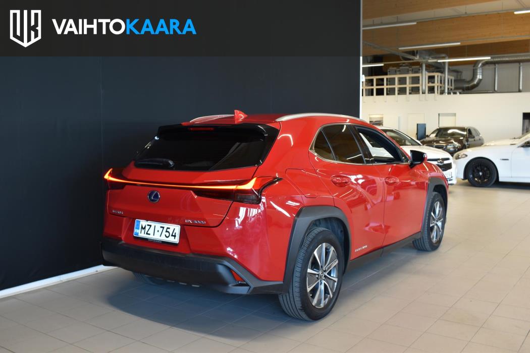 LEXUS UX 2021