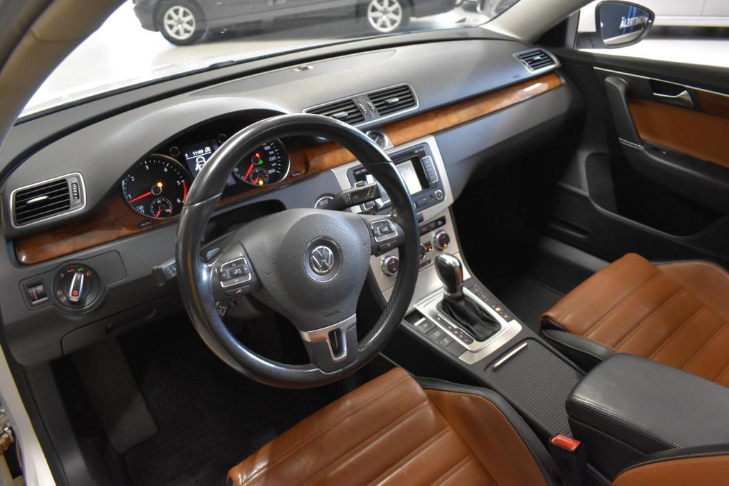 VOLKSWAGEN Passat 2013