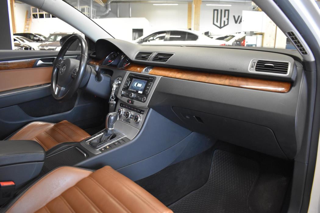 VOLKSWAGEN Passat 2013