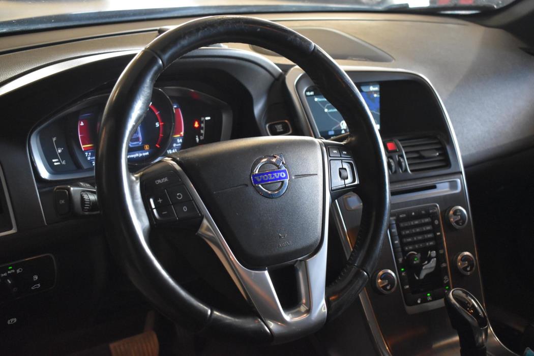 VOLVO XC60 2016