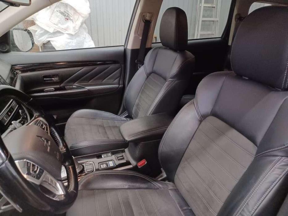 MITSUBISHI Outlander PHEV 2019