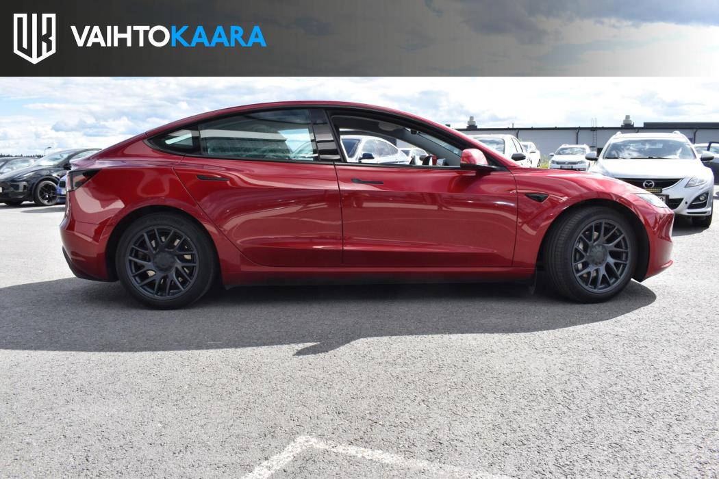 TESLA Model 3 2024