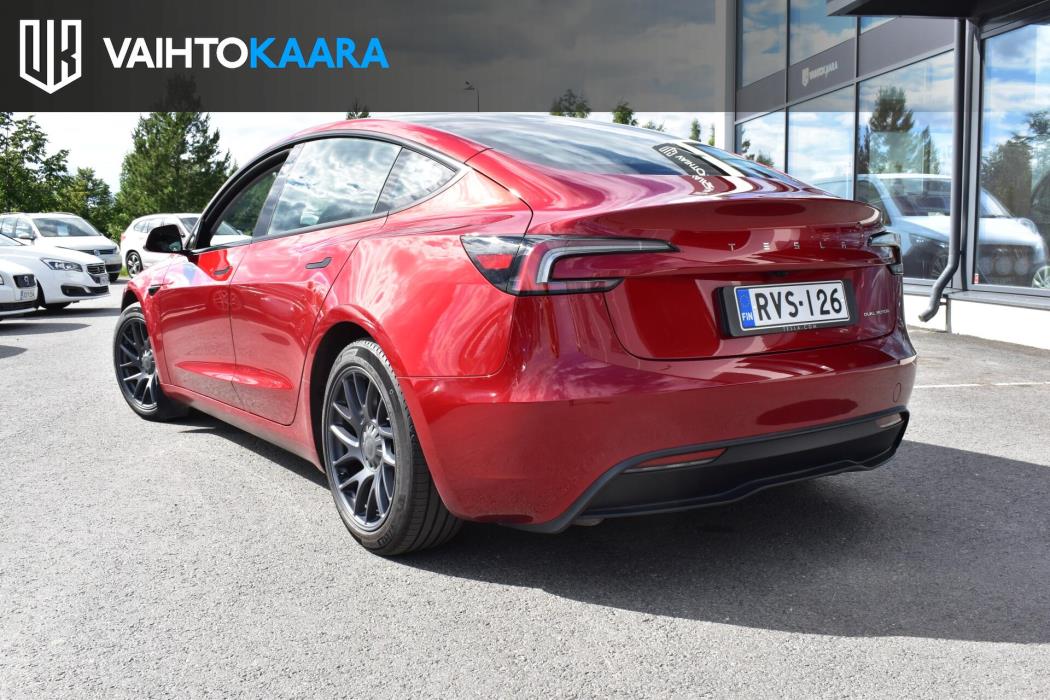 TESLA Model 3 2024