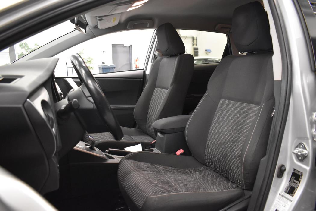 TOYOTA Auris 2013