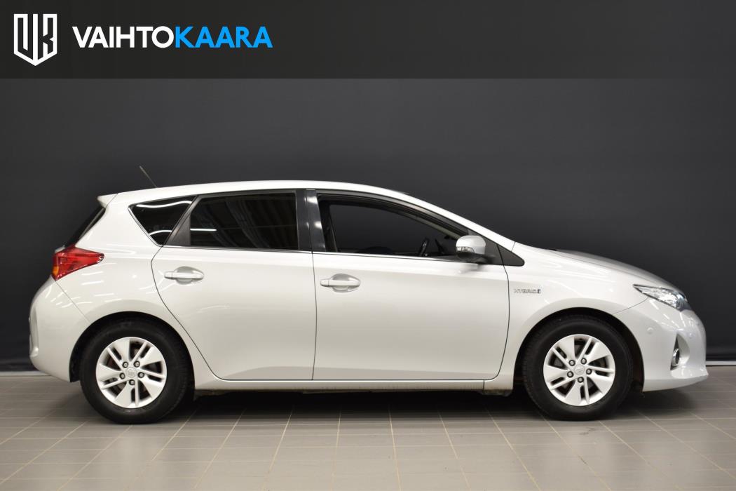 TOYOTA Auris 2013