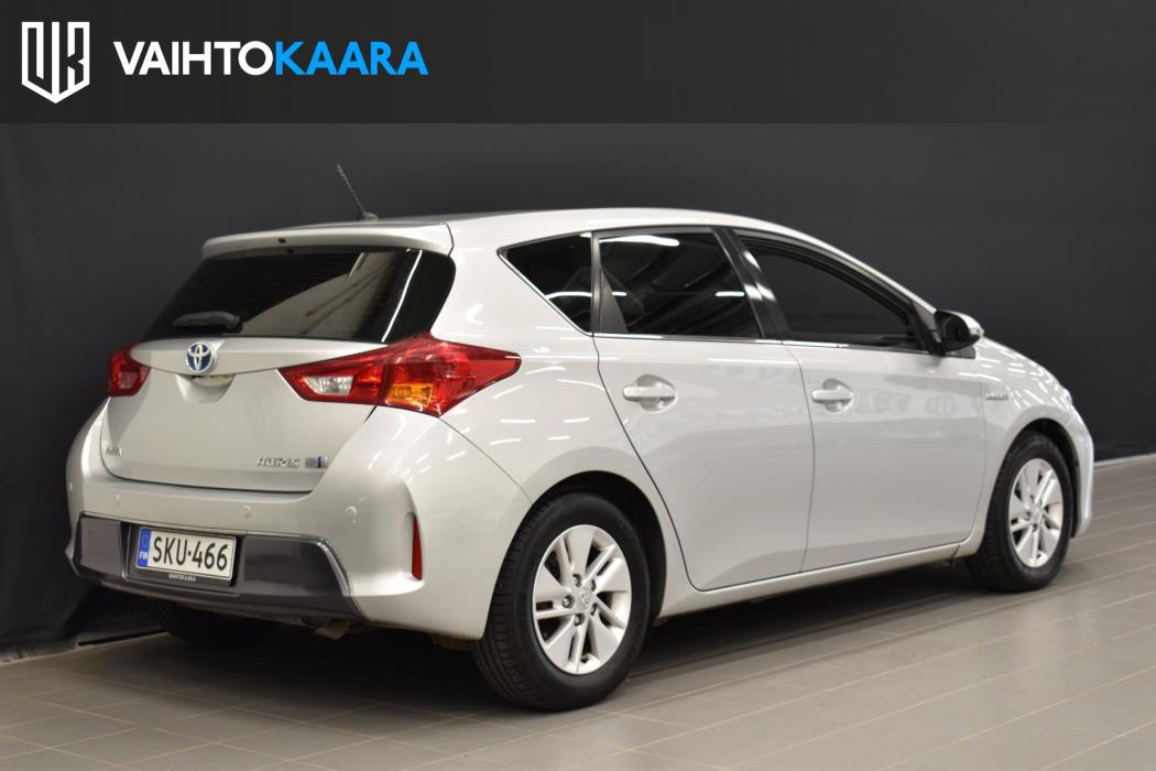 TOYOTA Auris 2013