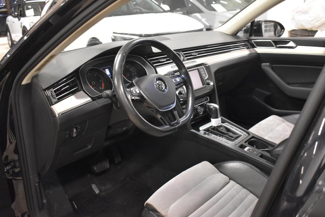 VOLKSWAGEN Passat 2016