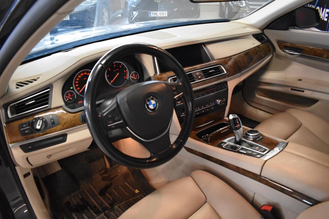 BMW 740 2013