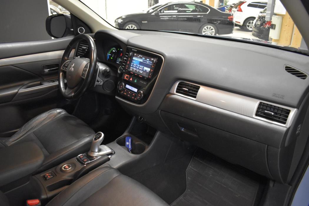 MITSUBISHI Outlander PHEV 2014