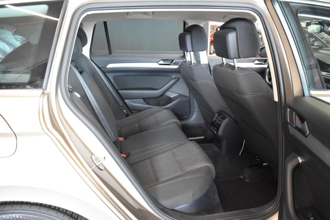 VOLKSWAGEN Passat 2017