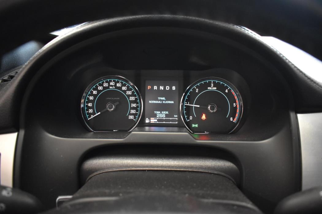 JAGUAR XF 2015