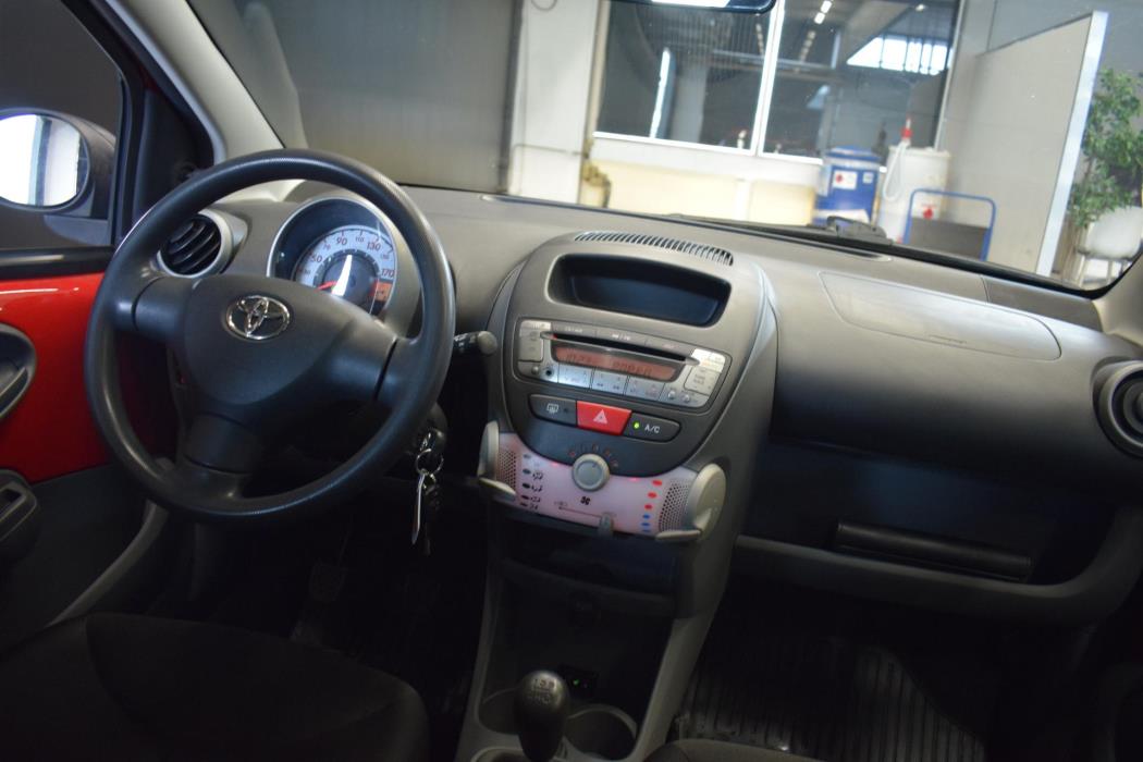 TOYOTA Aygo 2011