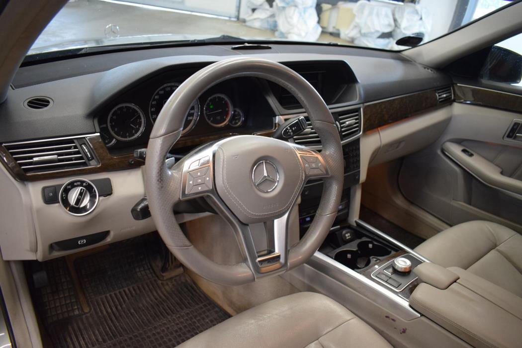 MERCEDES-BENZ E 2012