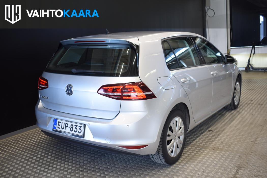 VOLKSWAGEN Golf 2016