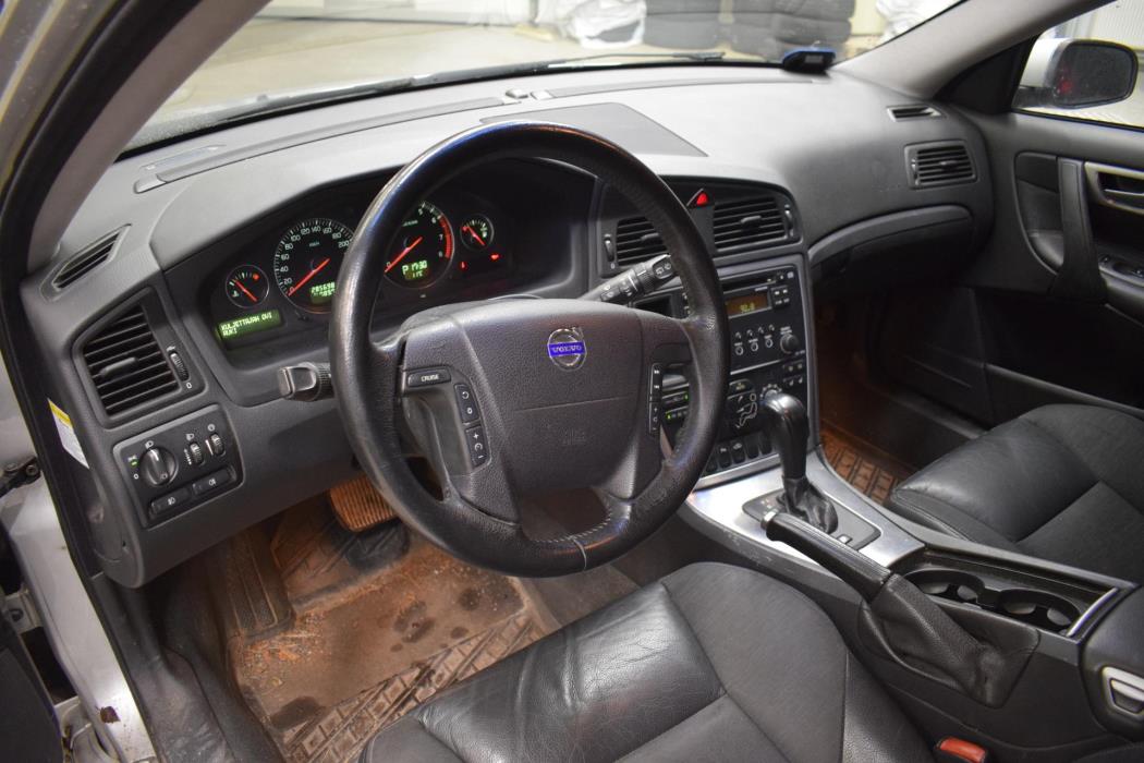 VOLVO V70 2005