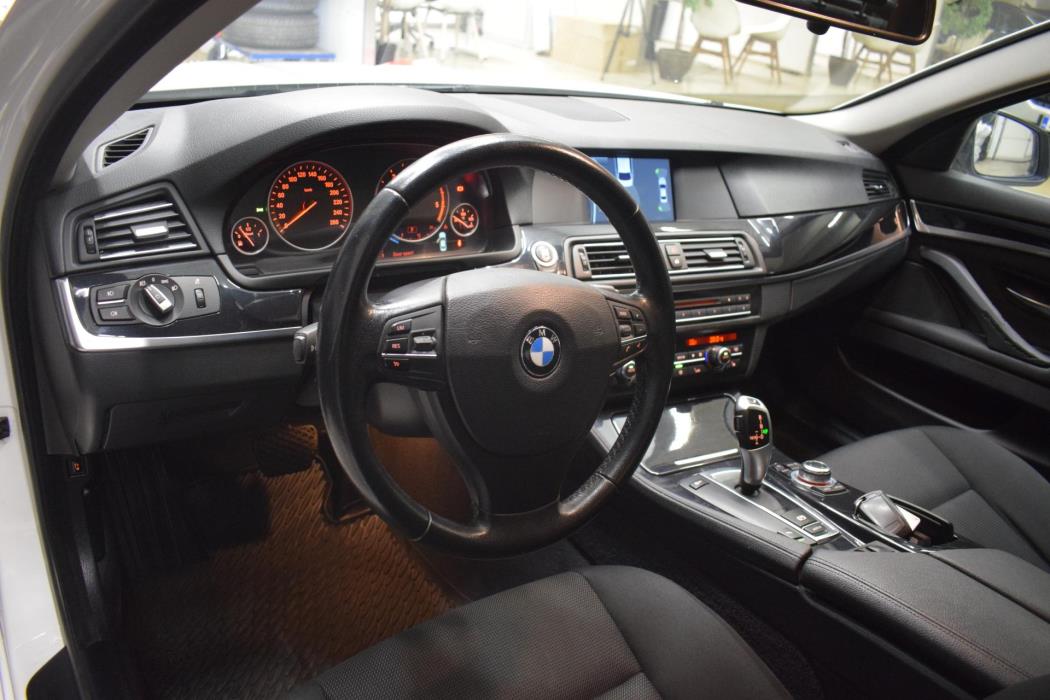 BMW 520 2011