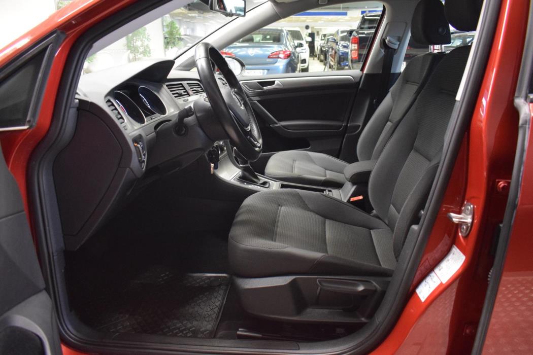 VOLKSWAGEN Golf 2016