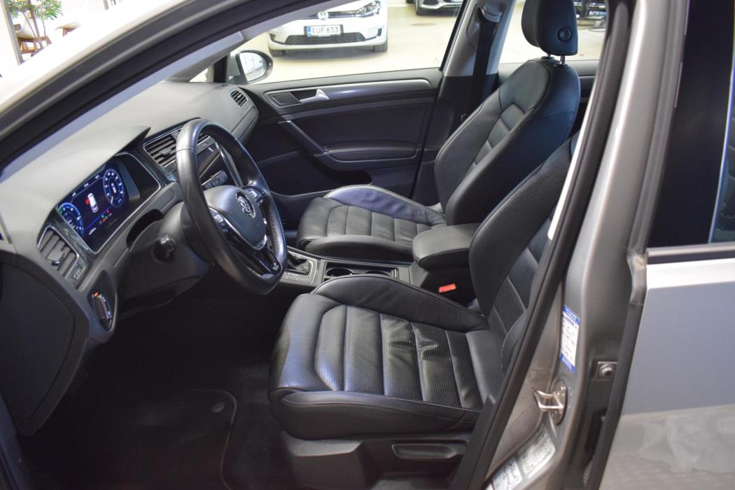 VOLKSWAGEN Golf 2019