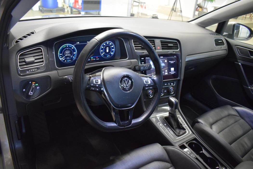 VOLKSWAGEN Golf 2019