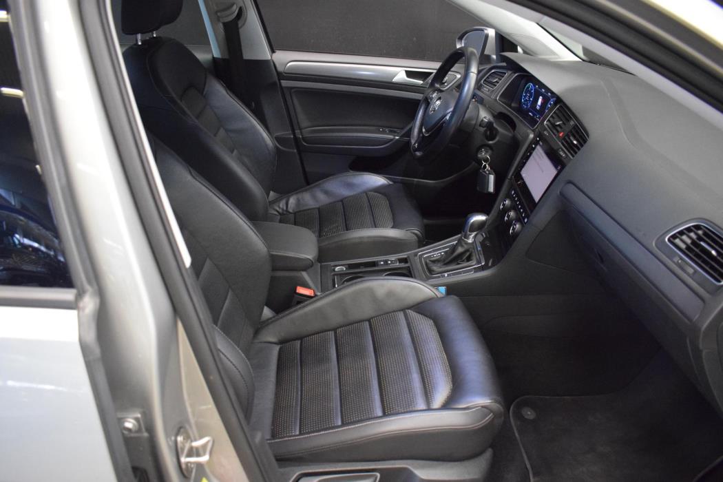 VOLKSWAGEN Golf 2019