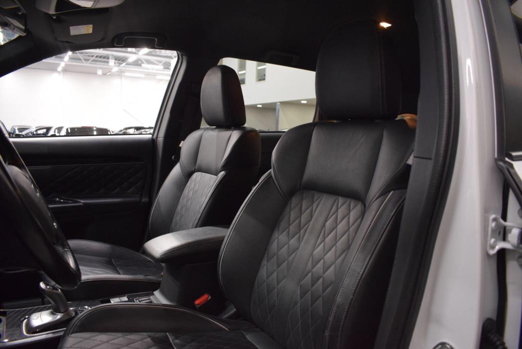 MITSUBISHI Outlander PHEV 2020