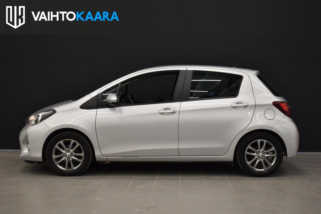 TOYOTA Yaris 2016