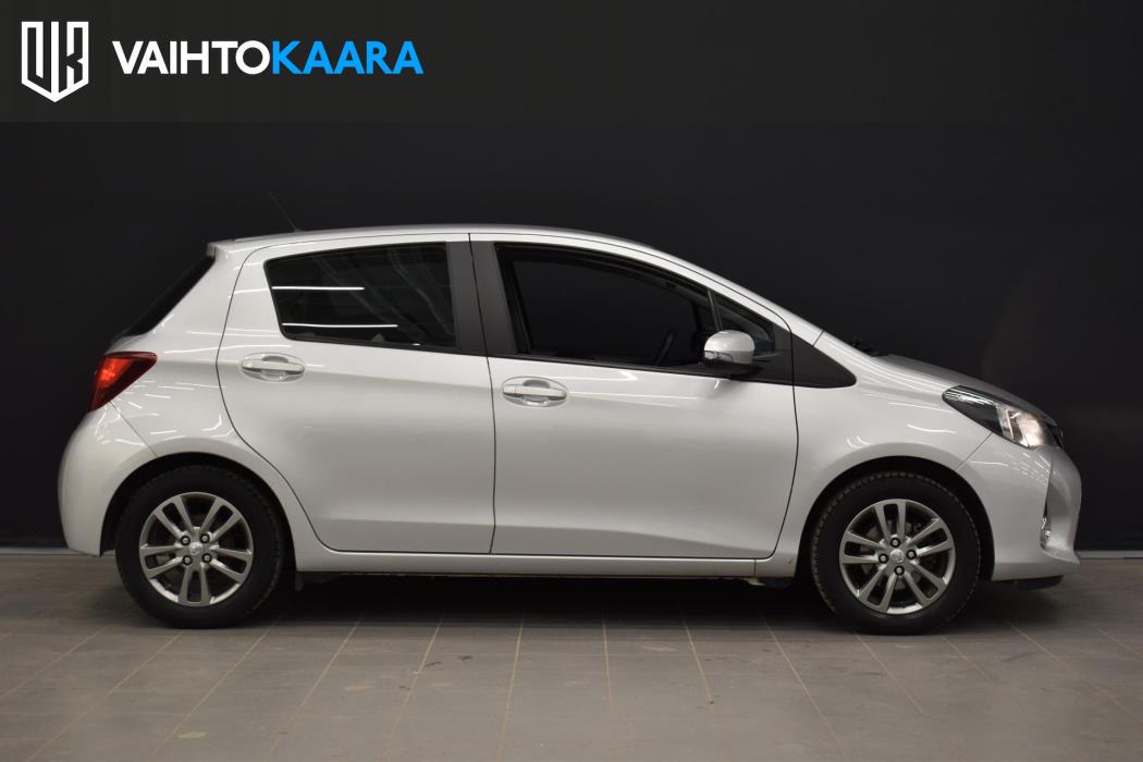 TOYOTA Yaris 2016