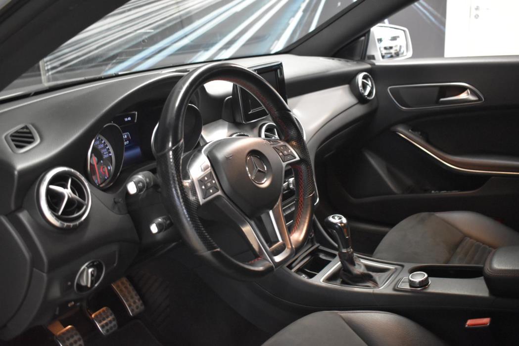 MERCEDES-BENZ CLA 2013