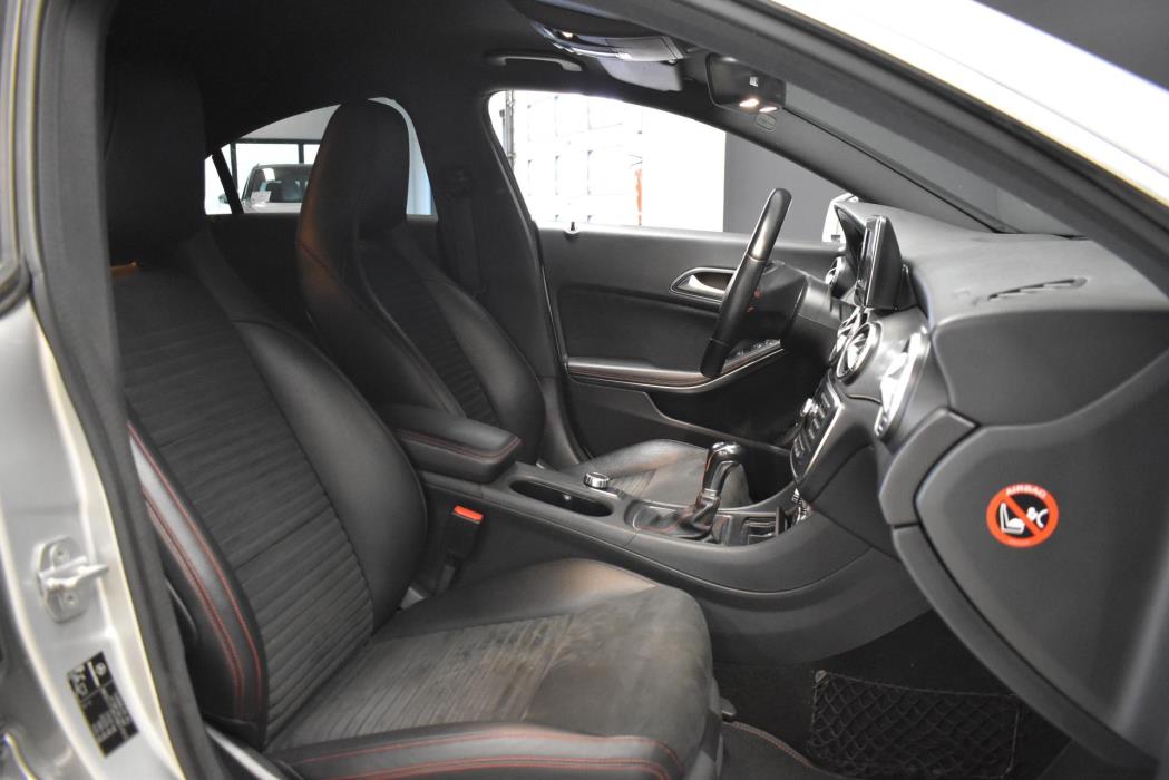 MERCEDES-BENZ CLA 2013