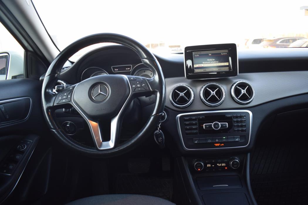 MERCEDES-BENZ GLA 2015
