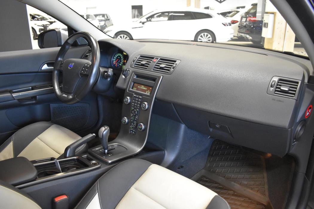 VOLVO C30 2011