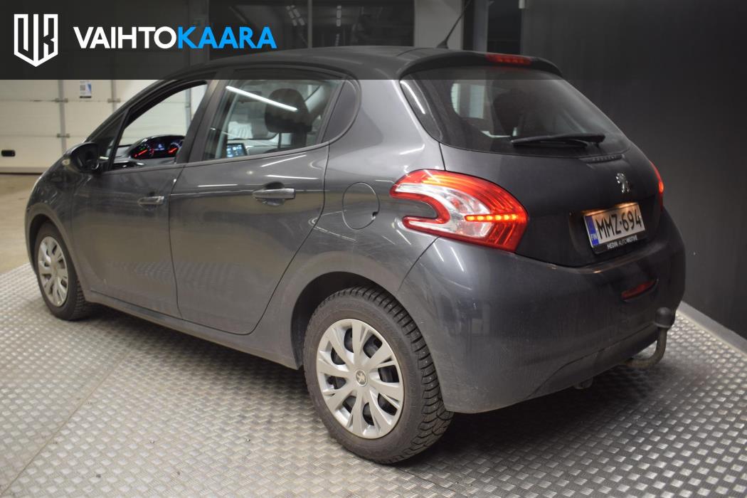 PEUGEOT 208 2015