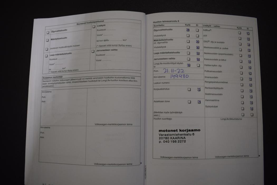 VOLKSWAGEN Touran 2011