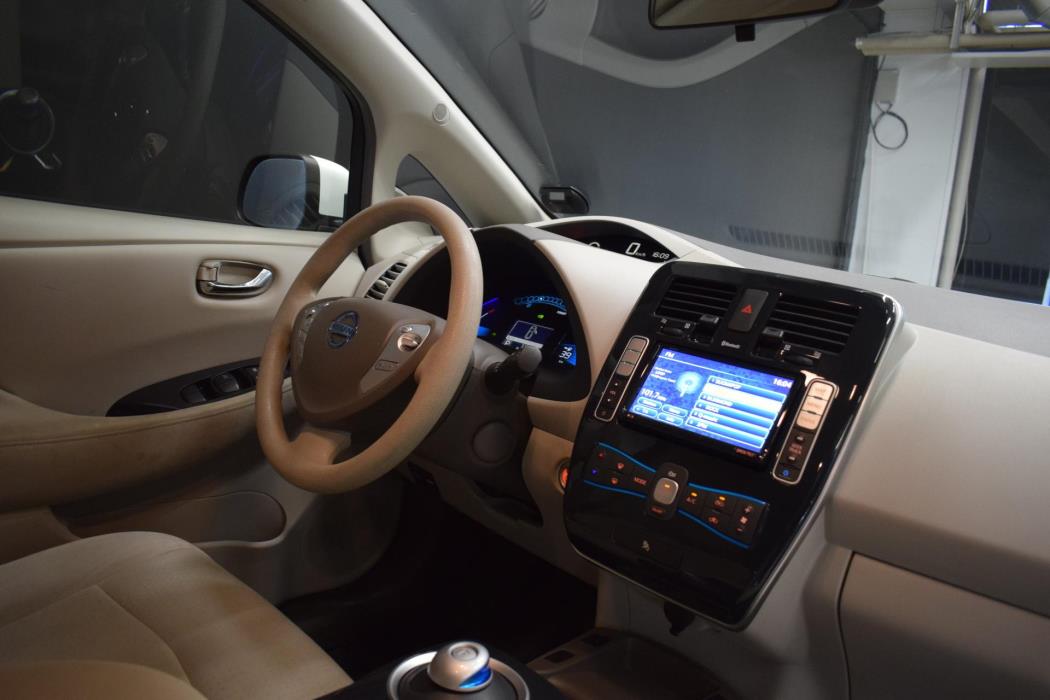 NISSAN Leaf 2012