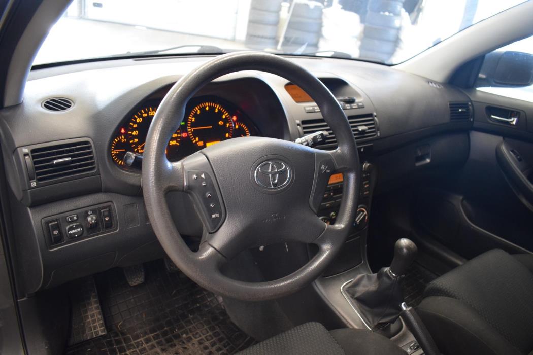 TOYOTA Avensis 2003