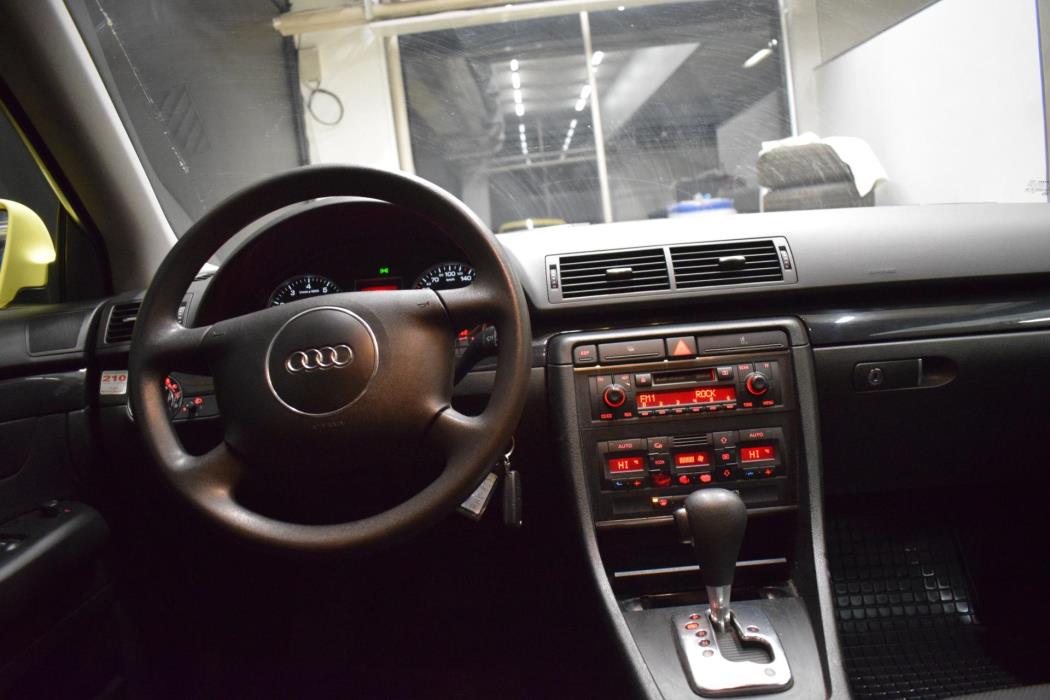 AUDI A4 2002