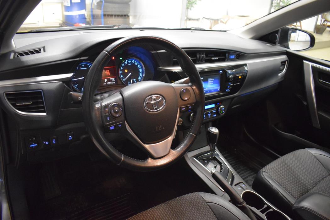 TOYOTA Corolla 2015