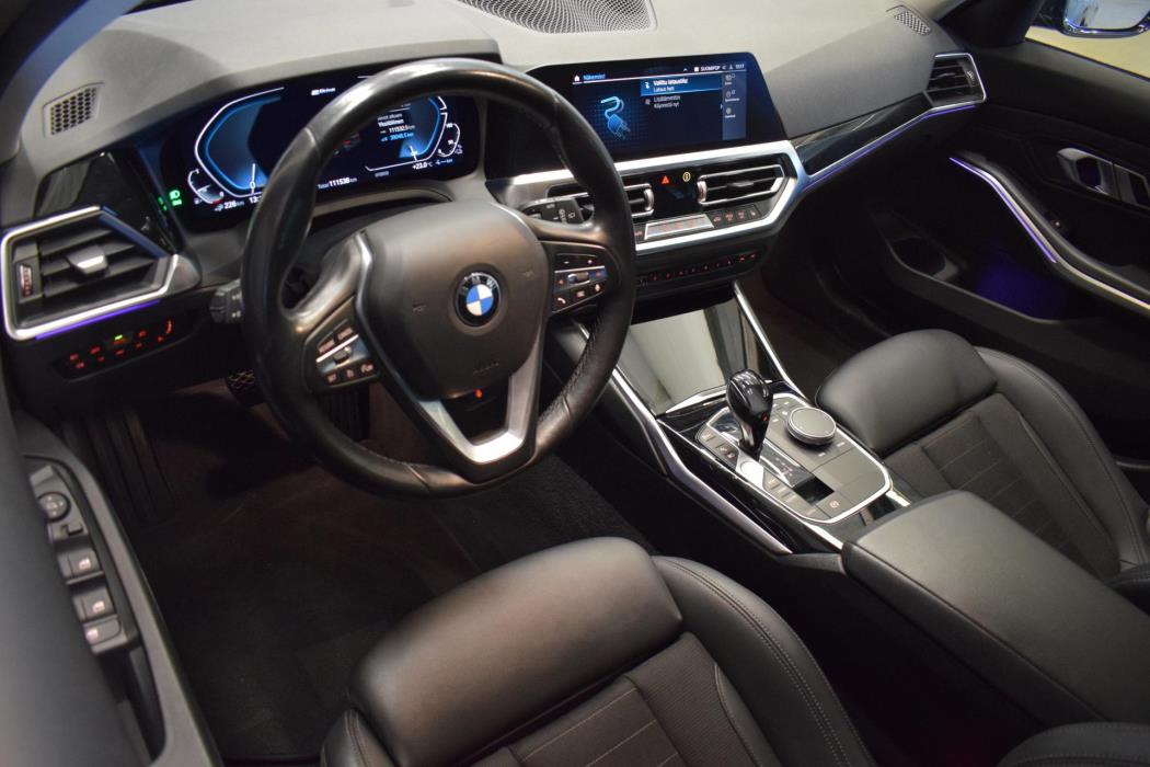 BMW 330 2021