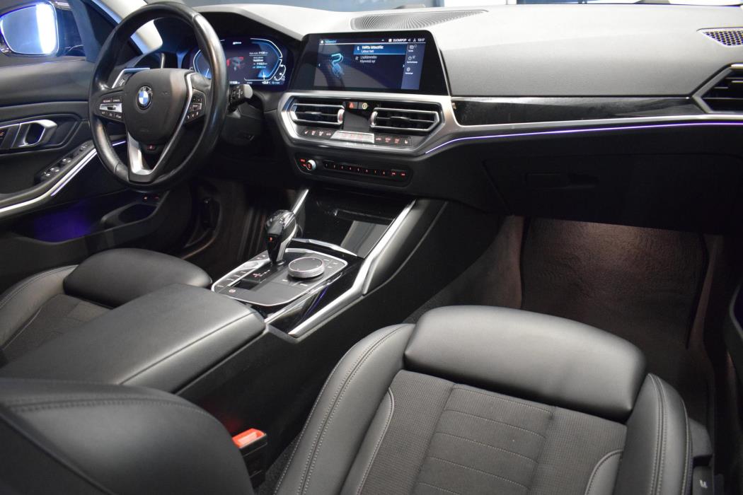 BMW 330 2021