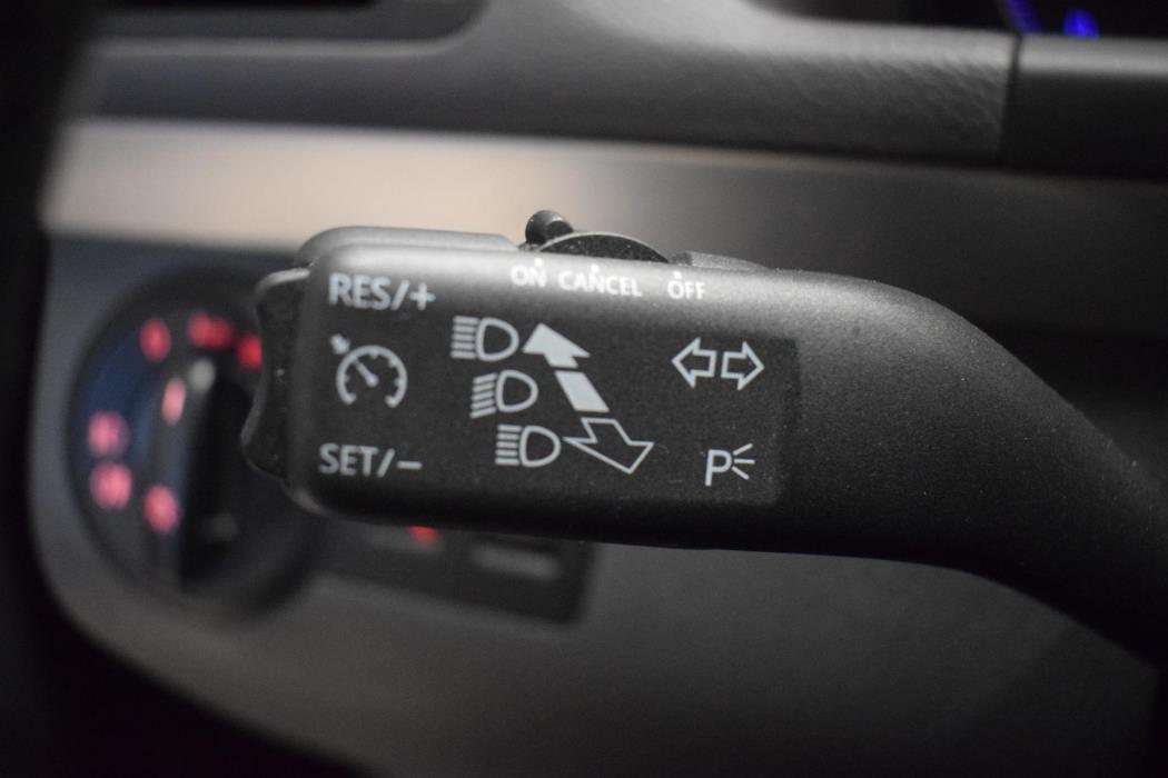 VOLKSWAGEN Touran 2009