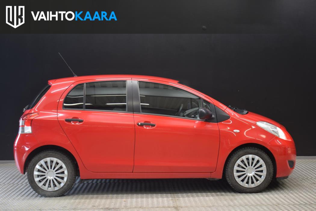 TOYOTA Yaris 2011