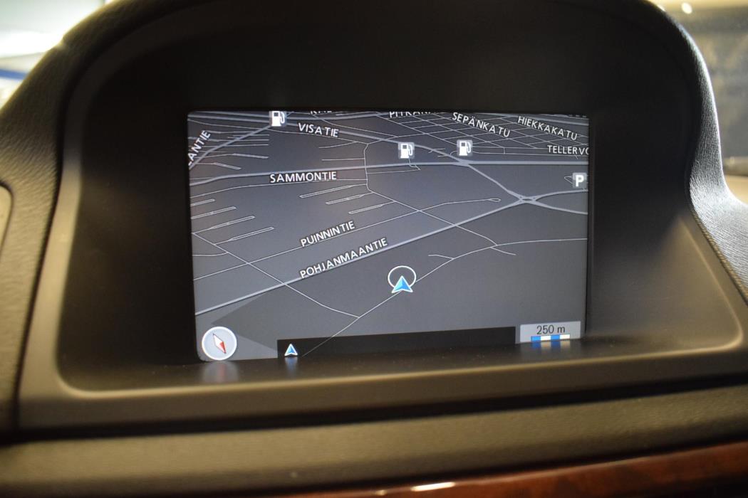 VOLVO V70 2012