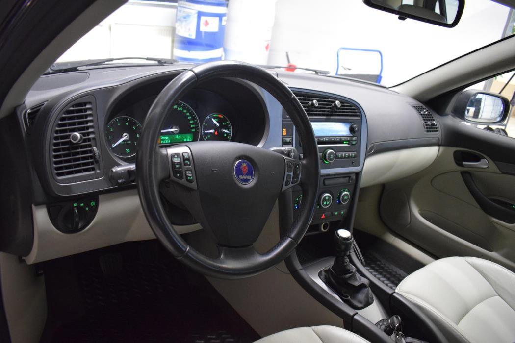 SAAB 9-3 2011