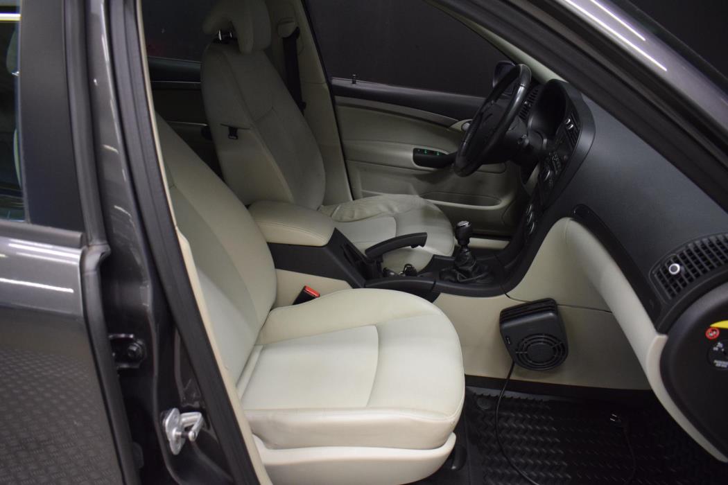 SAAB 9-3 2011