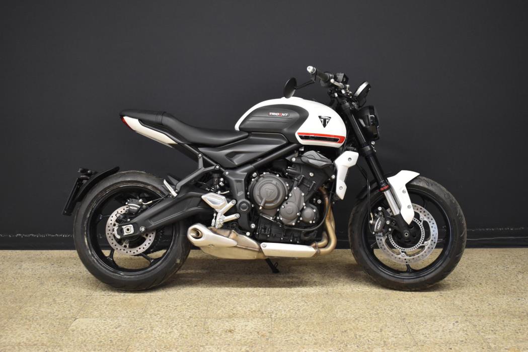 TRIUMPH Trident 2021