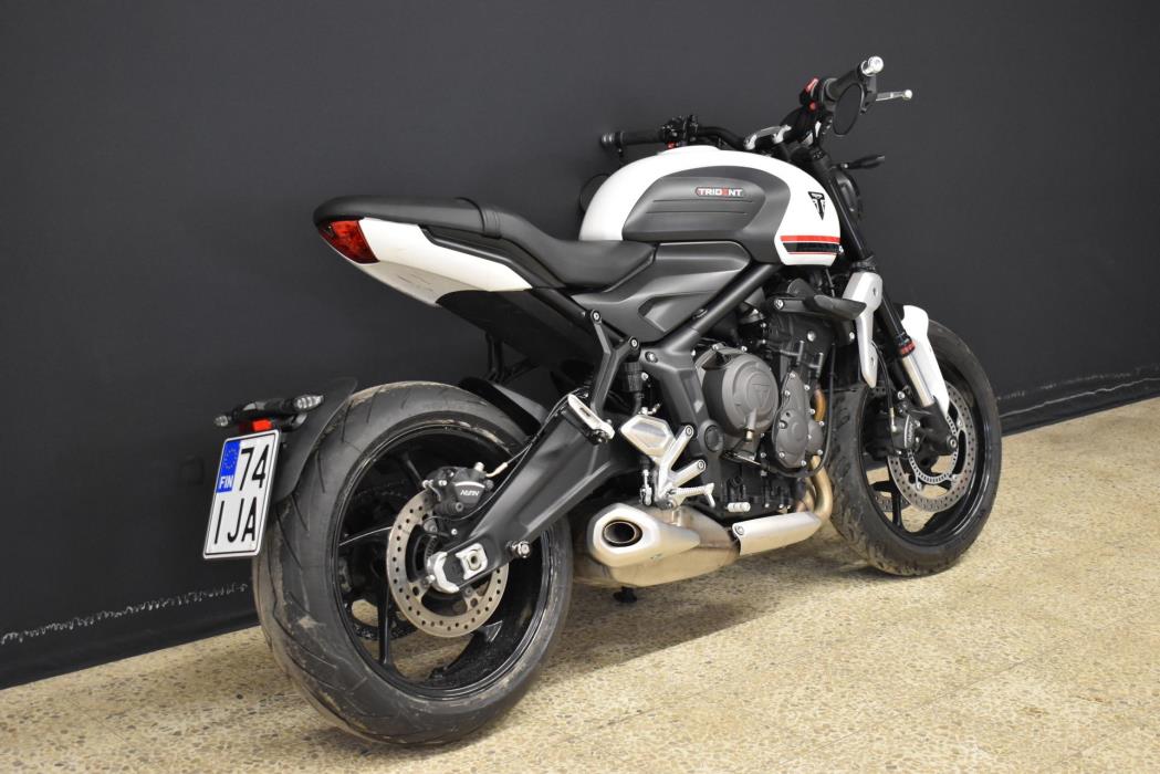 TRIUMPH Trident 2021