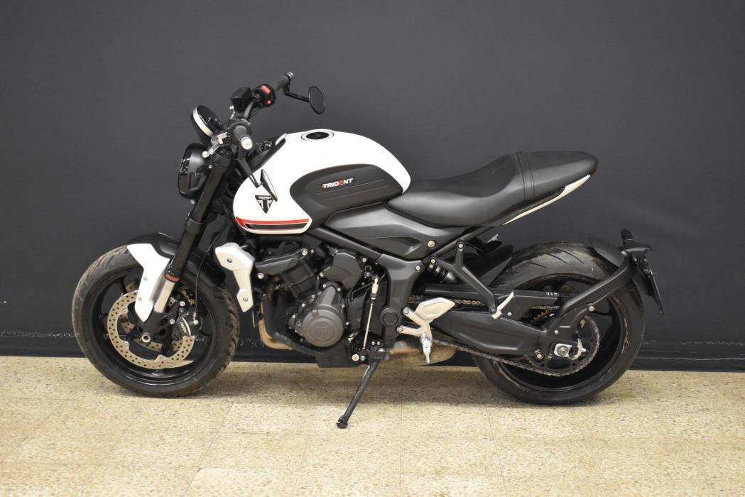 TRIUMPH Trident 2021