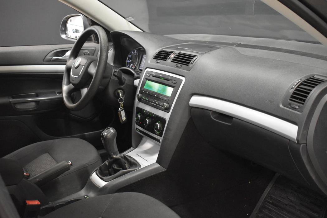 SKODA Octavia 2011